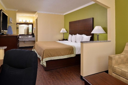 Americas Best Value Inn Winona image 12