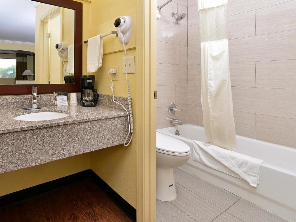 Americas Best Value Inn Winona Image 29