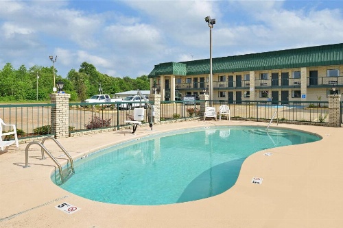 Americas Best Value Inn Winona image 39